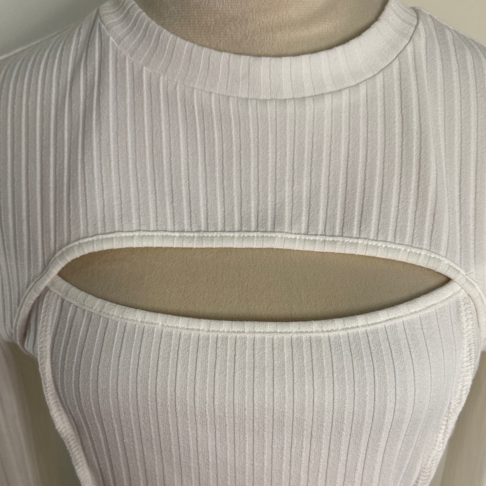 SHEIN White Ribbed Cutout Long Sleeve Crop Top - Picture 3 of 4
